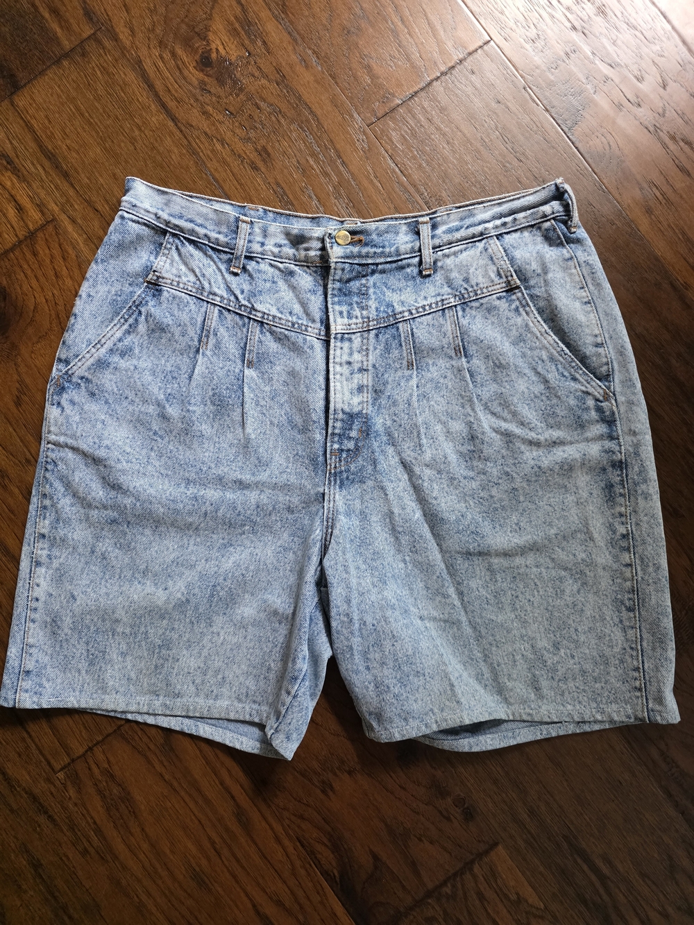 Vintage Chic High Waisted Pleated Acid Wash Denim Mom Shorts Plus Size 22W